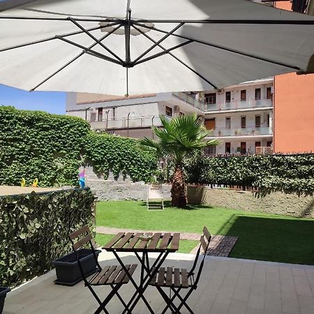 Appartamento Incantevole Con Parcheggio E Giardino Catania Eksteriør bilde